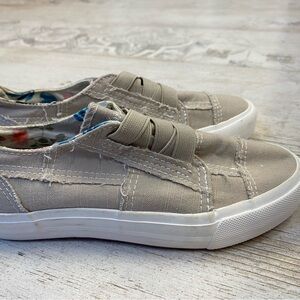 Blowfish Tan Sneakers with Slip-On Design and Thick Rubber Sole